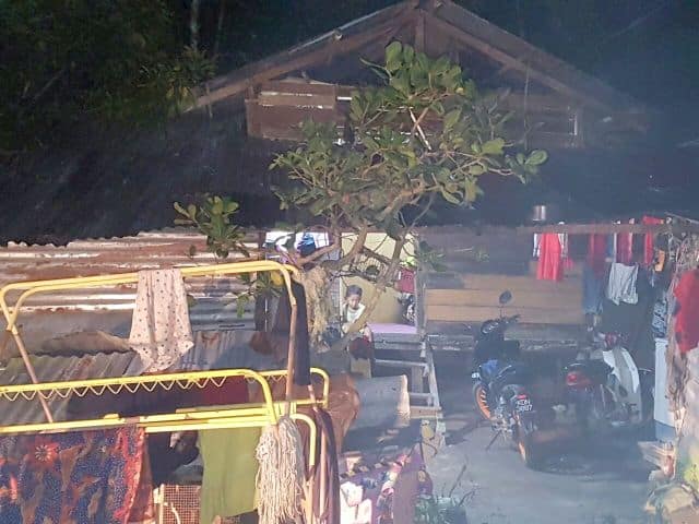 Kediaman usang dihuni sebuah keluarga di Kampung Banggoi Jenerih menggambarkan kadar kemiskinan yang kritikal di daerah Sik.