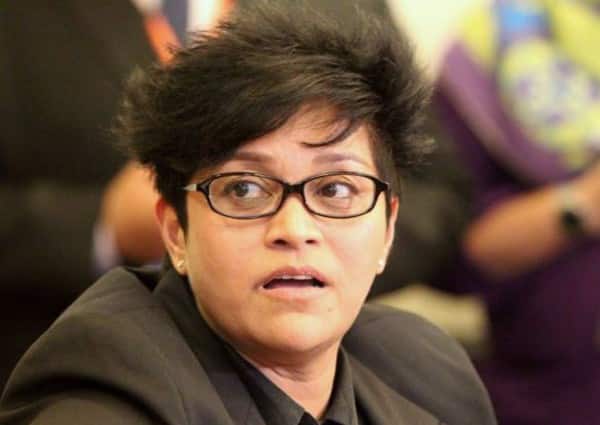 Lantiklah Menteri Kanan jurucakap Covid-19, kata Azalina