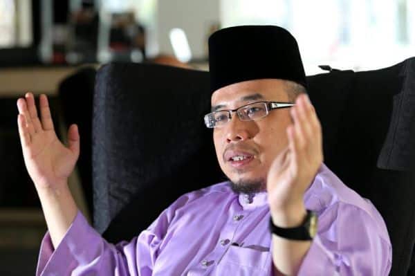 Datuk Mohd. Asri Zainul Abidin Loh Khalid Samad Ramasamy mahkamah