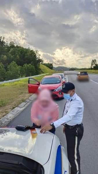 Orang ramai minta sediakan parkir khas selepas polis keluar saman di highway New Zealand