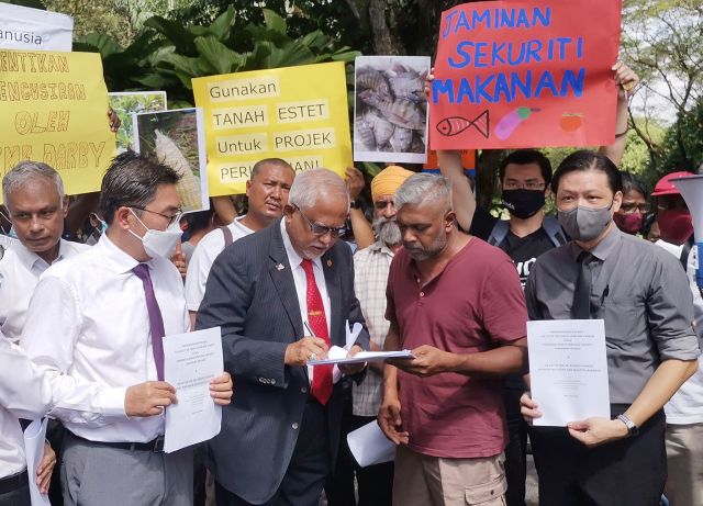 Kerajaan hari ini ibarat kapal hanyut tidak tahu nak berlabuh di mana, atau tenggelam