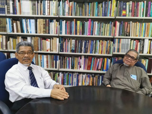 Dr Kamil pembimbing setia