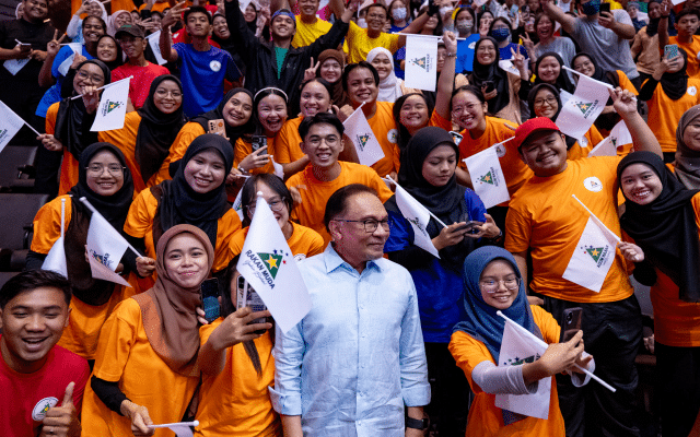 PM Anwar Lancar Rakan Muda Nafas Baharu